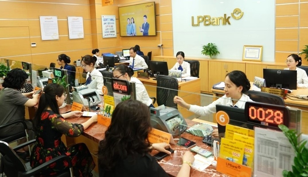 LPBank "mở hàng" ngành ngân hàng đầu năm với chuỗi 4 lô trái phiếu - Ảnh 1.