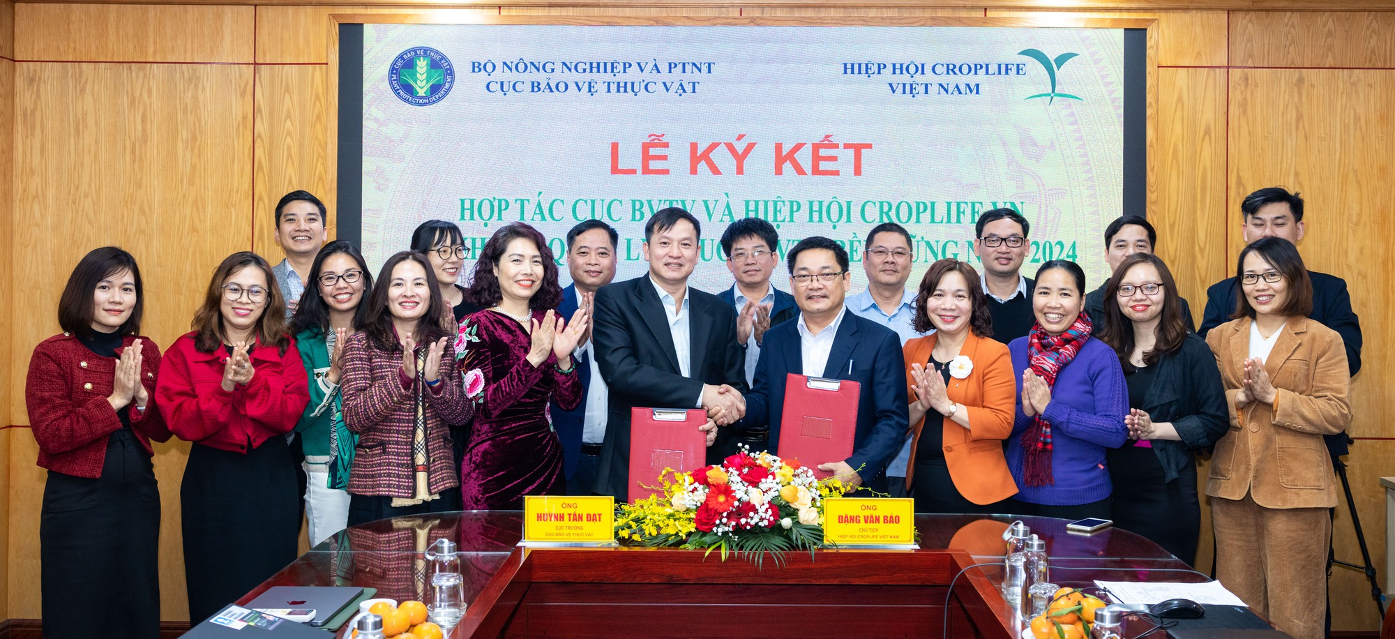 Cục Bảo vệ thực vật, CropLife Việt Nam ký kết triển khai chương trình "Khung quản lý thuốc bảo vệ thực vật bền vững" - Ảnh 2.