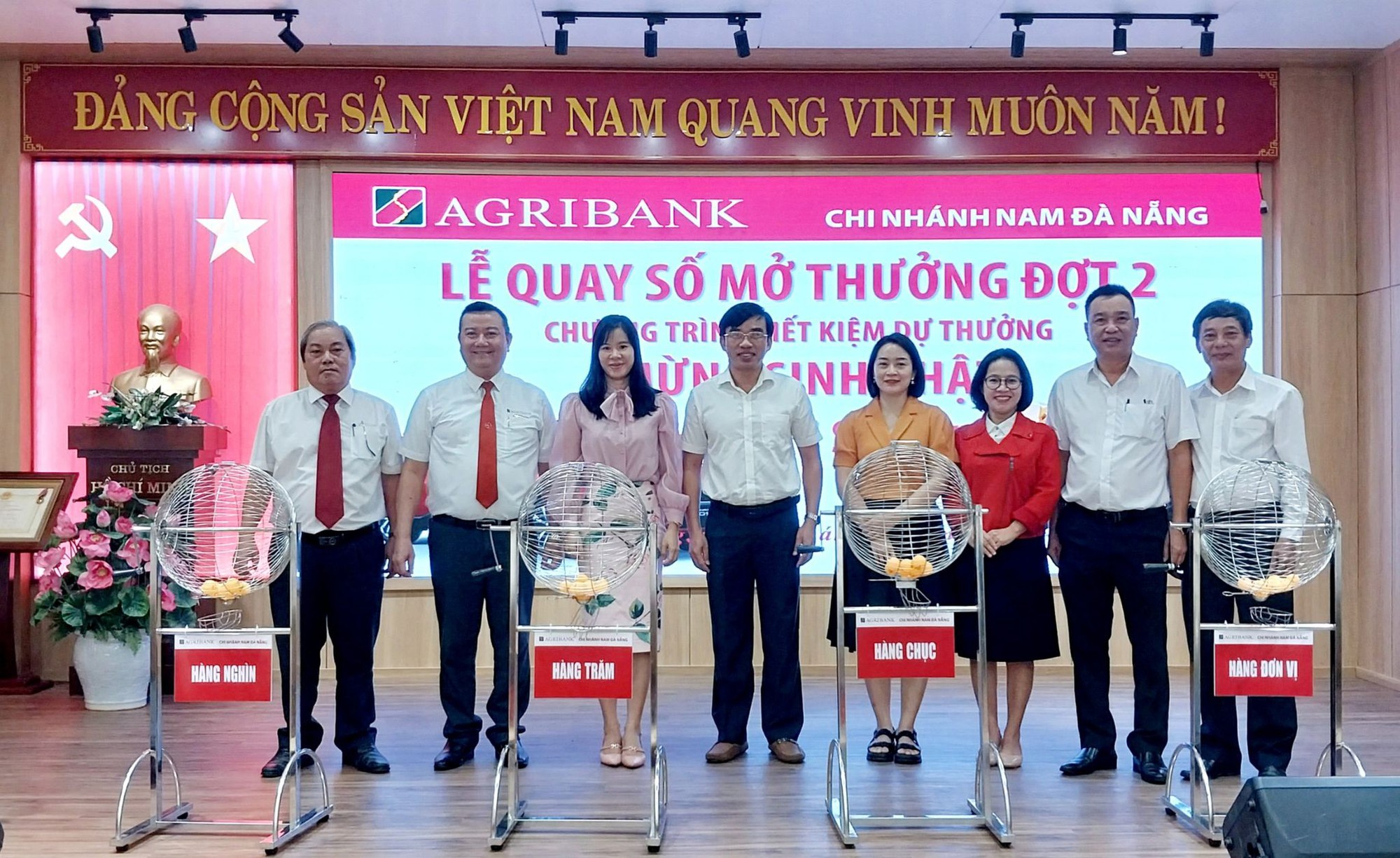 Agribank Nam Đà Nẵng quay số mở thưởng đợt 2 Chương trình “Mừng sinh nhật – nhận xe sang”- Ảnh 3.