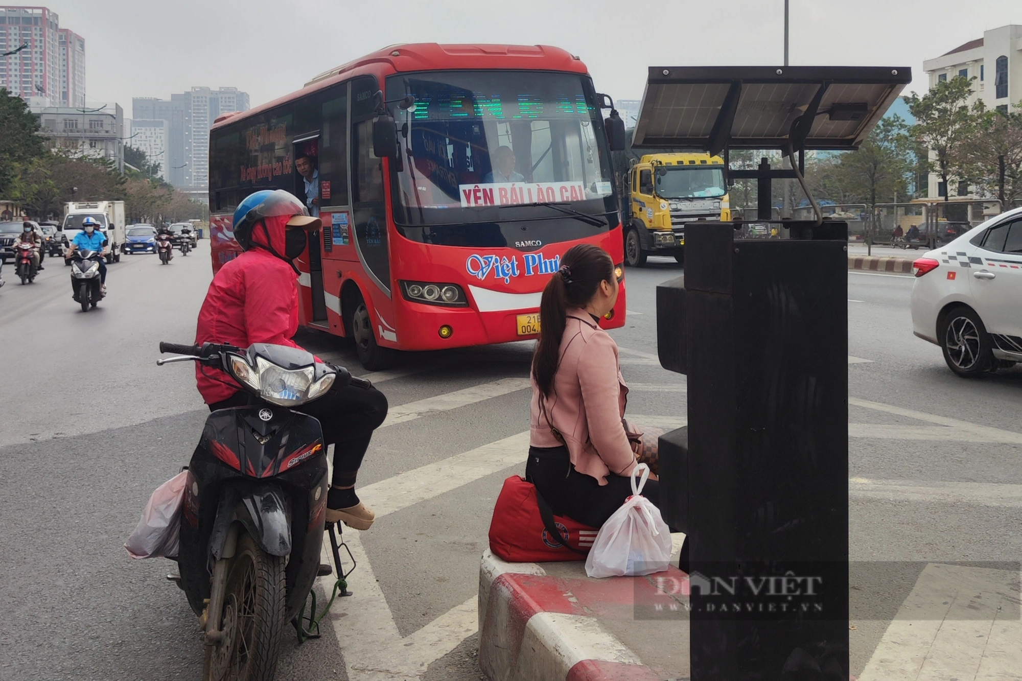 Tái diễn cảnh xe khách đón trả khách sai quy định trên trục đường Phạm Văn Đồng- Ảnh 5.