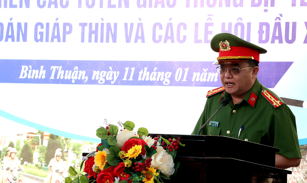 Công an Bình Thuận triển khai "chiến dịch" bảo vệ an ninh trật tự và trấn áp tội phạm dịp Tết Giáp Thìn- Ảnh 2.
