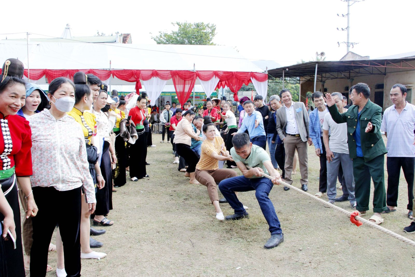 Sơn La: Mường Bú tổ chức ngày hội hái táo đại- Ảnh 5.