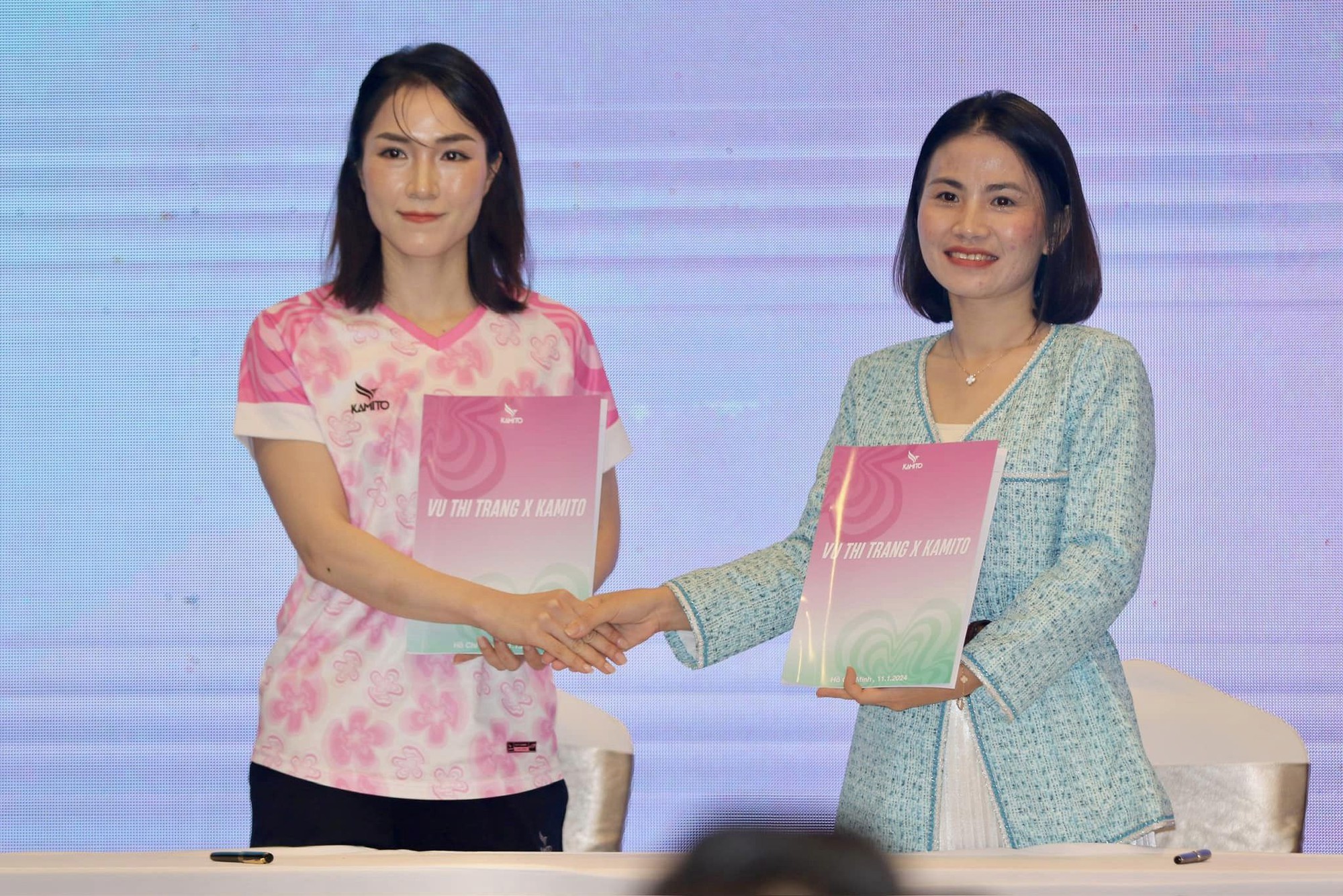 Đồng hành cùng Kamito, Vũ Thị Trang là tay vợt nữ đầu tiên có bộ sưu tập cá nhân- Ảnh 1.