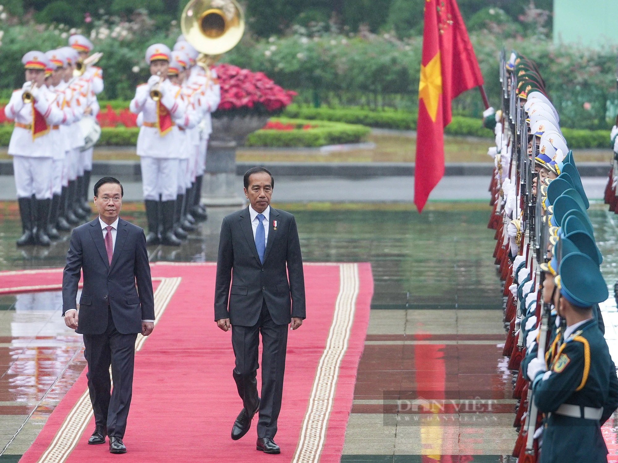 Hình ảnh Chủ tịch nước Võ Văn Thưởng chủ trì lễ đón Tổng thống Indonesia Joko Widodo thăm Việt Nam- Ảnh 6.