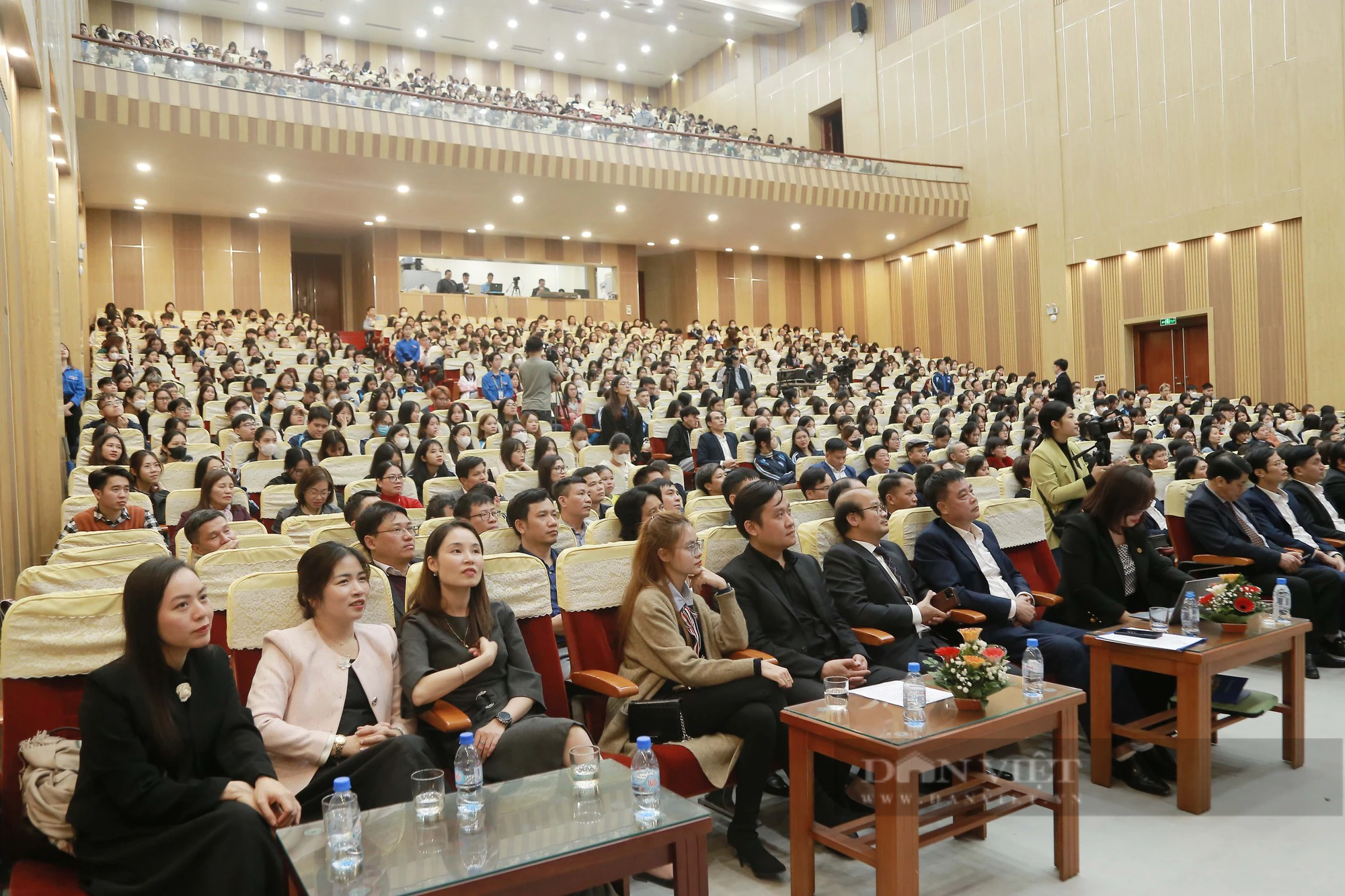 Hiệu trưởng Trường Đại học Sư phạm Hà Nội: "Tâm tư của tôi luôn trĩu nặng với những phận đời"- Ảnh 2.