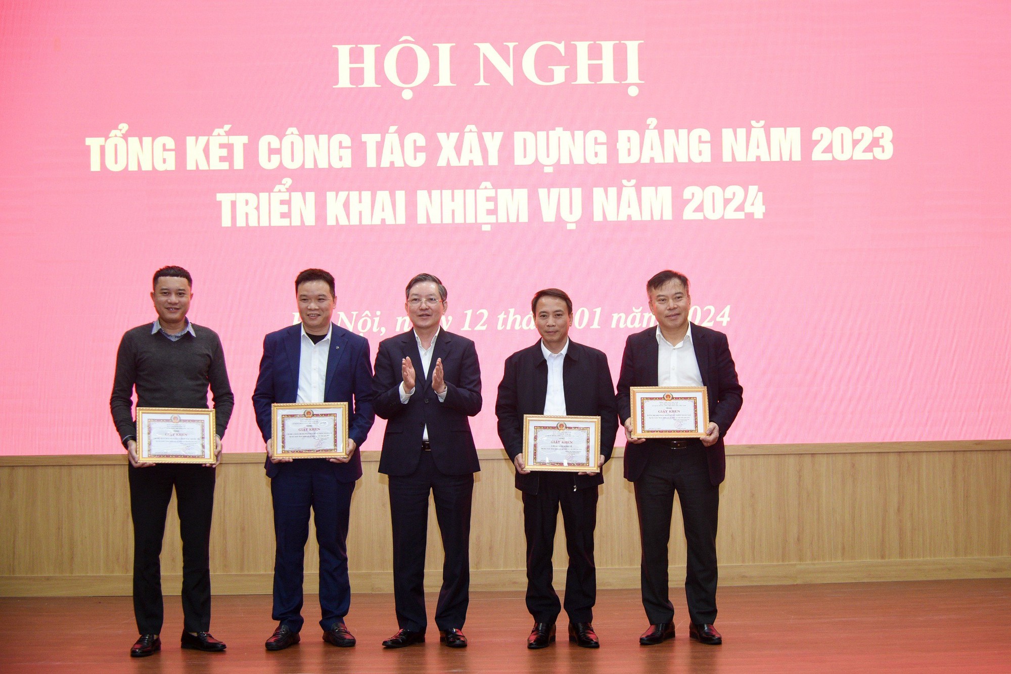 Đảng bộ cơ quan T.Ư Hội Nông dân Việt Nam tổng kết công tác xây dựng Đảng năm 2023, triển khai nhiệm vụ năm 2024- Ảnh 6.