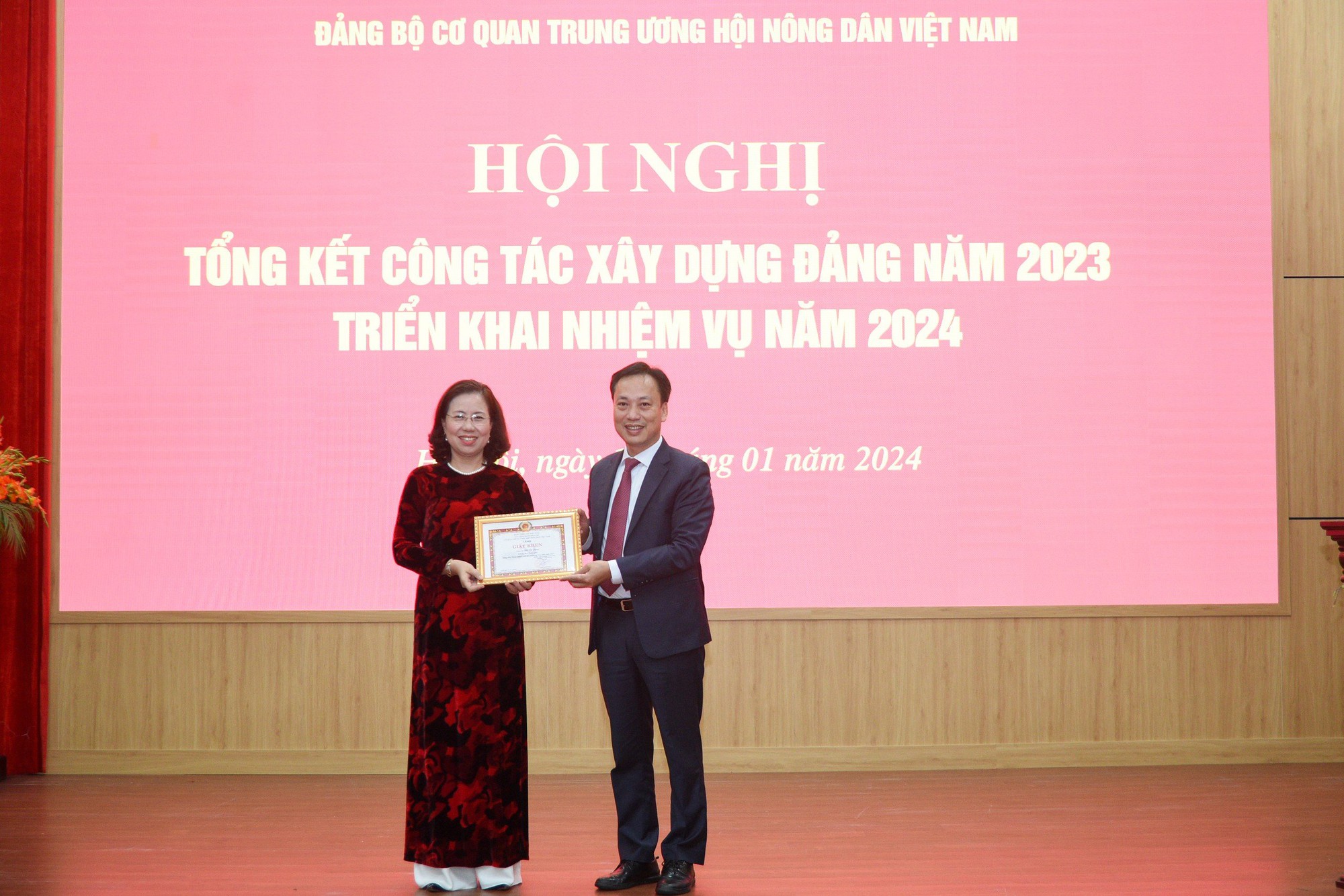 Đảng bộ cơ quan T.Ư Hội Nông dân Việt Nam tổng kết công tác xây dựng Đảng năm 2023, triển khai nhiệm vụ năm 2024- Ảnh 3.