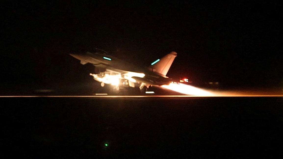 Hình ảnh báo chí 24h: Chiến đấu cơ Typhoon cất cánh, Mỹ và Anh bắn tên lửa Tomahawk trả đũa Houthi- Ảnh 2.
