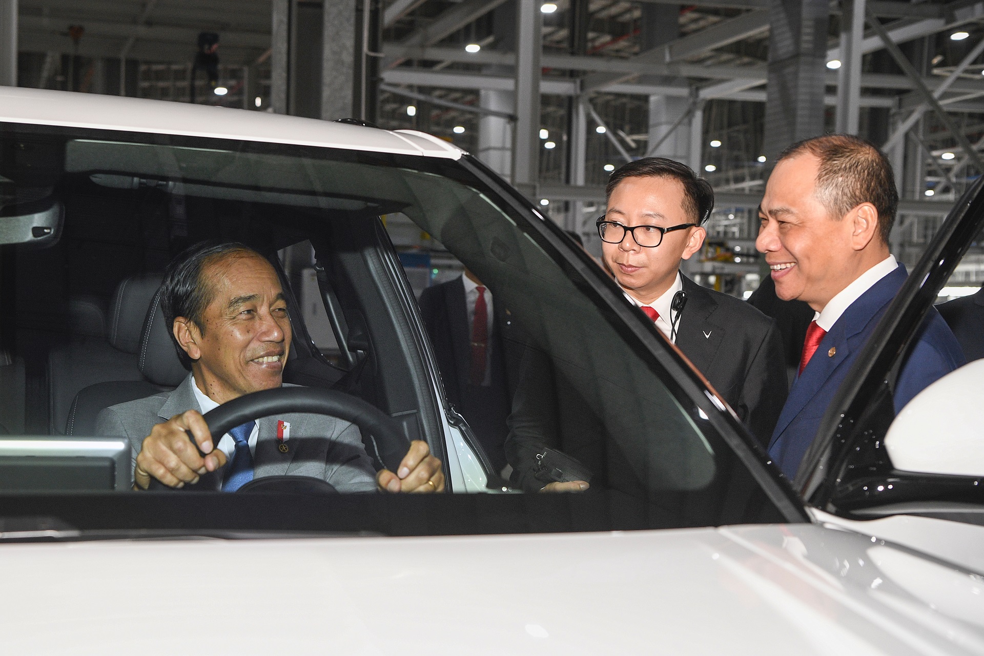 Tổng thống Indonesia thăm tổ hợp nhà máy VinFast- Ảnh 1.