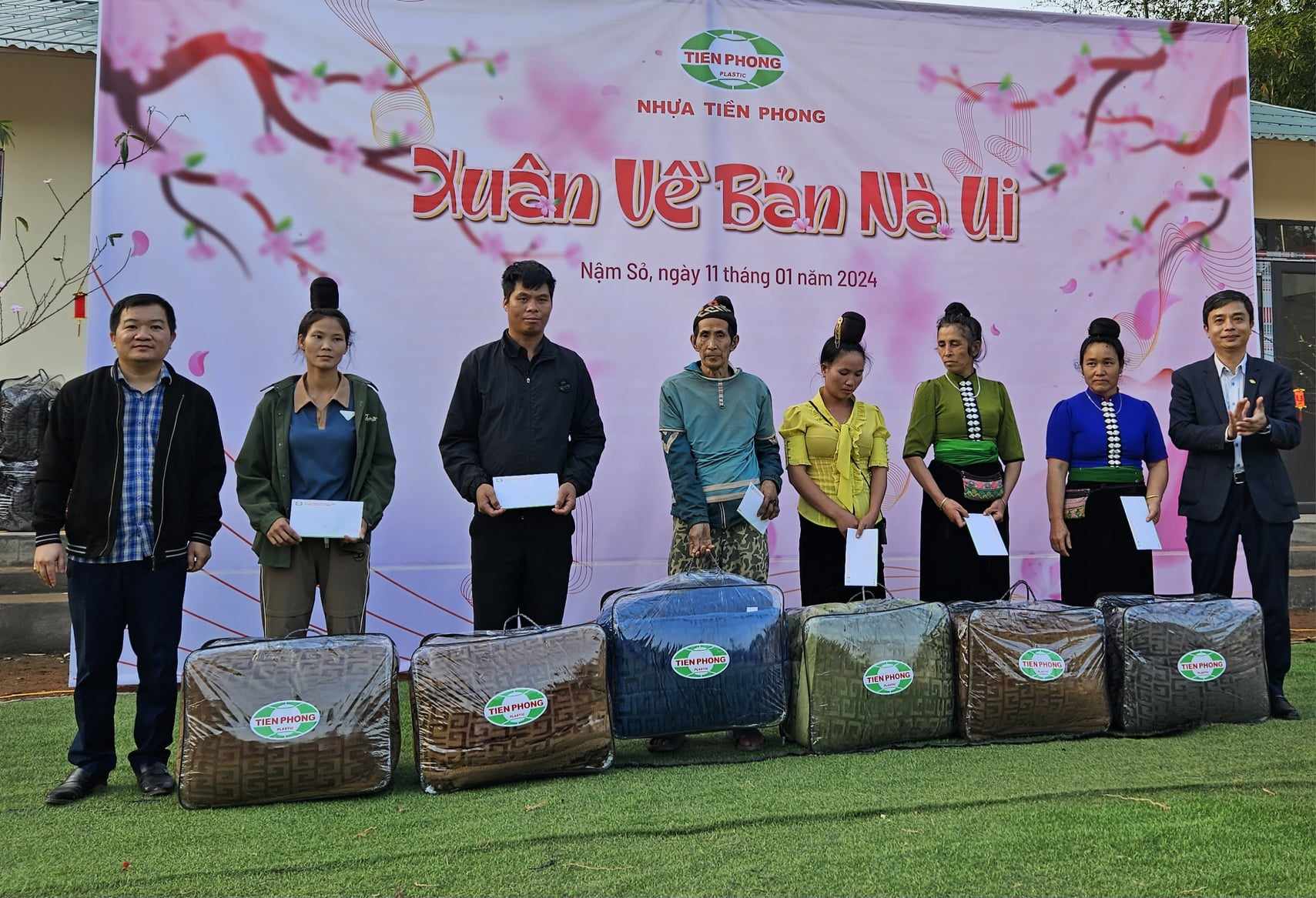 Nhựa Thiếu niên Tiền Phong mang mùa xuân về cho bà con dân bản Nà Ui, tỉnh Lai Châu- Ảnh 6.