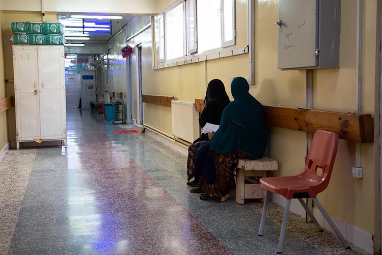 Hình ảnh phụ nữ Afghanistan liều mạng để sinh con- Ảnh 11.