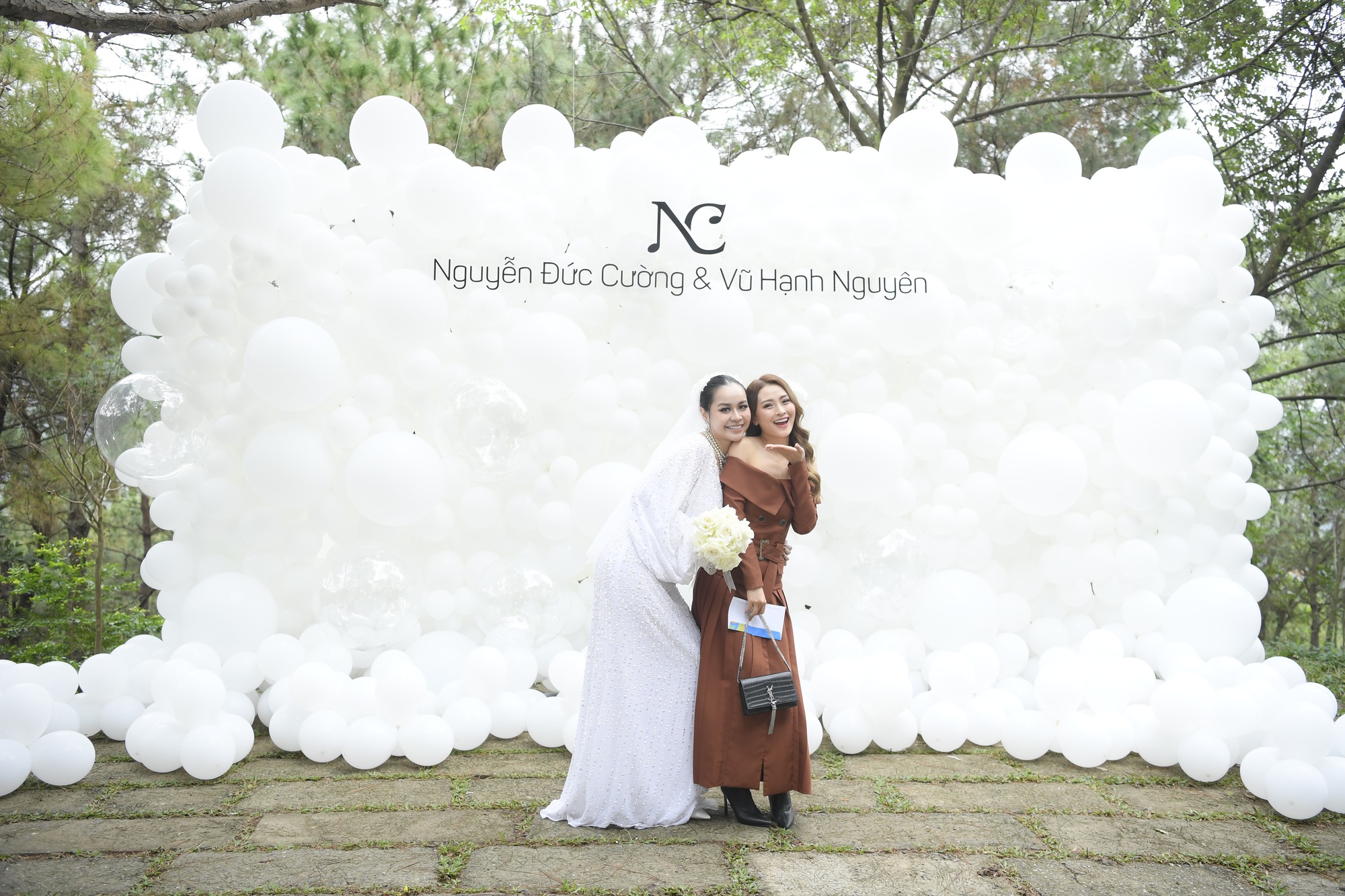 Con gái MC Anh Tuấn lần đầu lộ diện, chiếm spotligh trong tiệc cưới Nguyễn Đức Cường – Vũ Hạnh Nguyên- Ảnh 8.