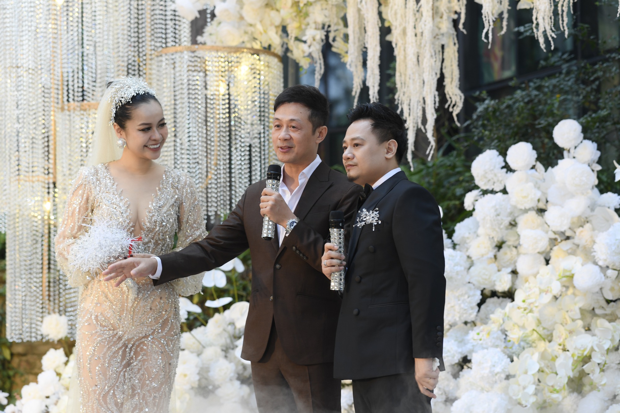 Con gái MC Anh Tuấn lần đầu lộ diện, chiếm spotligh trong tiệc cưới Nguyễn Đức Cường – Vũ Hạnh Nguyên- Ảnh 15.