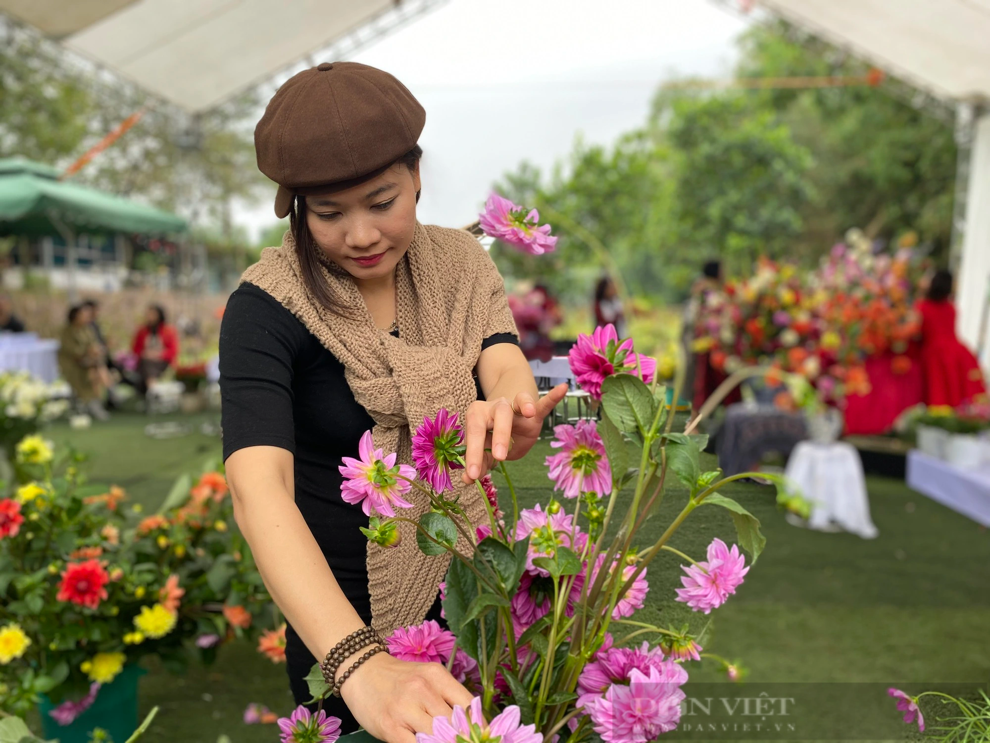 Hà Nội: Lễ hội hoa thược dược có gì đặc sắc? - Ảnh 4.