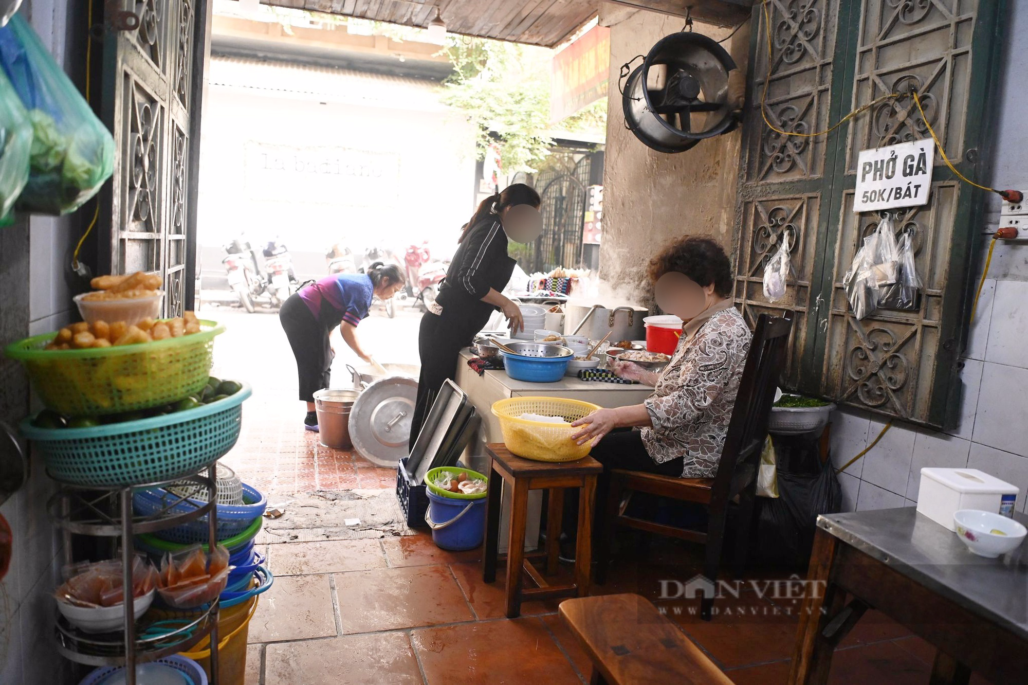 Xác minh thông tin nam TikToker tố bị đuổi khỏi quán phở ở Hà Nội vì… ngồi xe lăn- Ảnh 2.