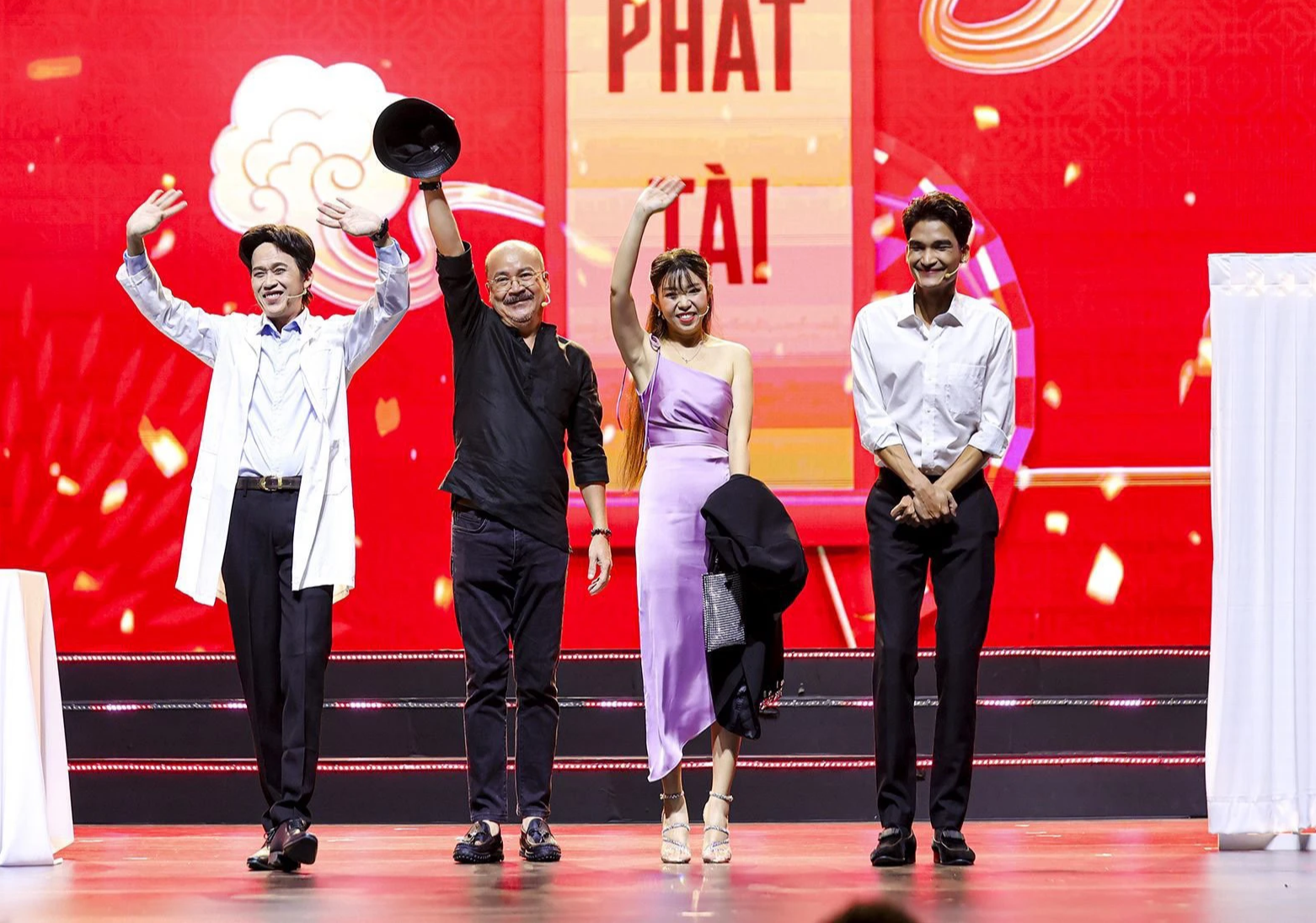 NSƯT Hoài Linh bất ngờ tái xuất trong chương trình hài Tết Nguyên đán 2024 - Ảnh 2.