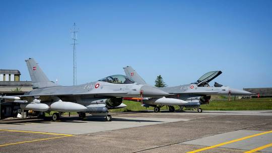 Ukraine cay đắng thừa nhận thách thức F-16 'cực kỳ khó khăn'- Ảnh 1.
