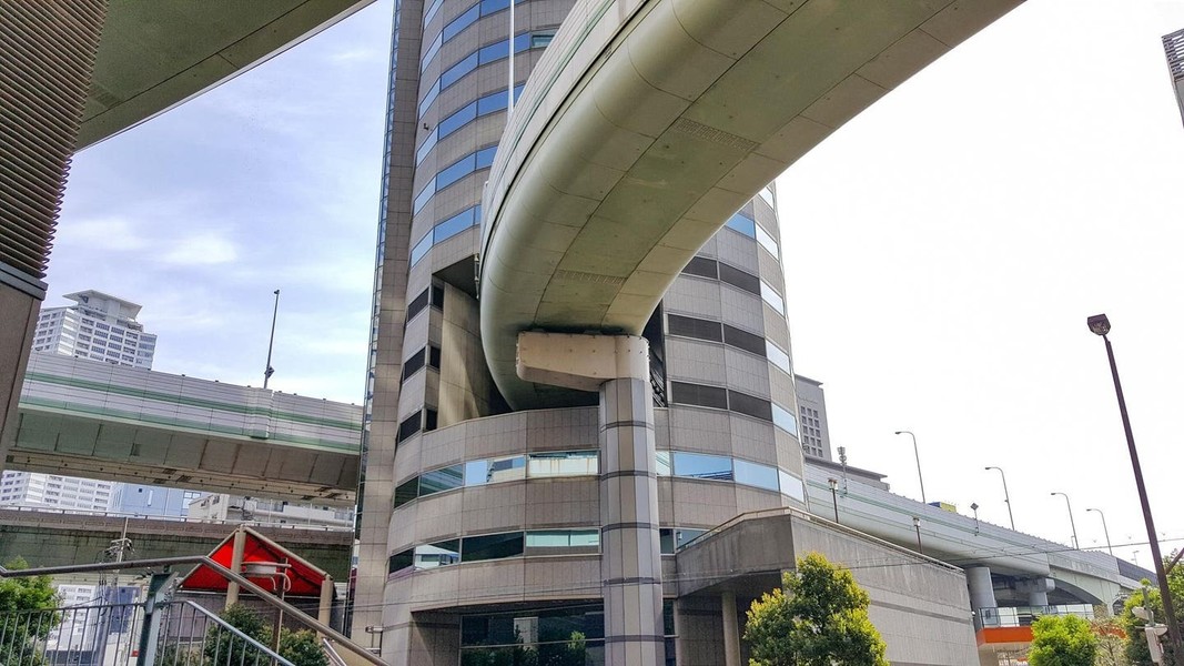 Khám phá đường cao tốc “xuyên thủng” tòa nhà 16 tầng- Ảnh 6.