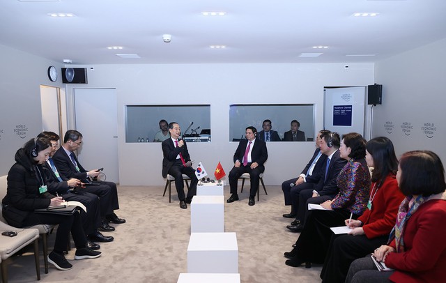 Thủ tướng gặp lãnh đạo Hàn Quốc, Ukraine, Bỉ và Chủ tịch WEF- Ảnh 3.