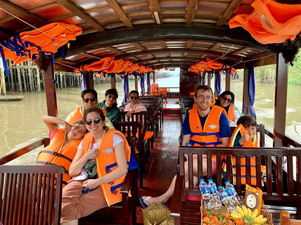 Một ngã ba sông nổi tiếng ở An Giang, thấy các nhà bè đồng loạt lên màu sắc, cảnh đẹp như phim- Ảnh 2.