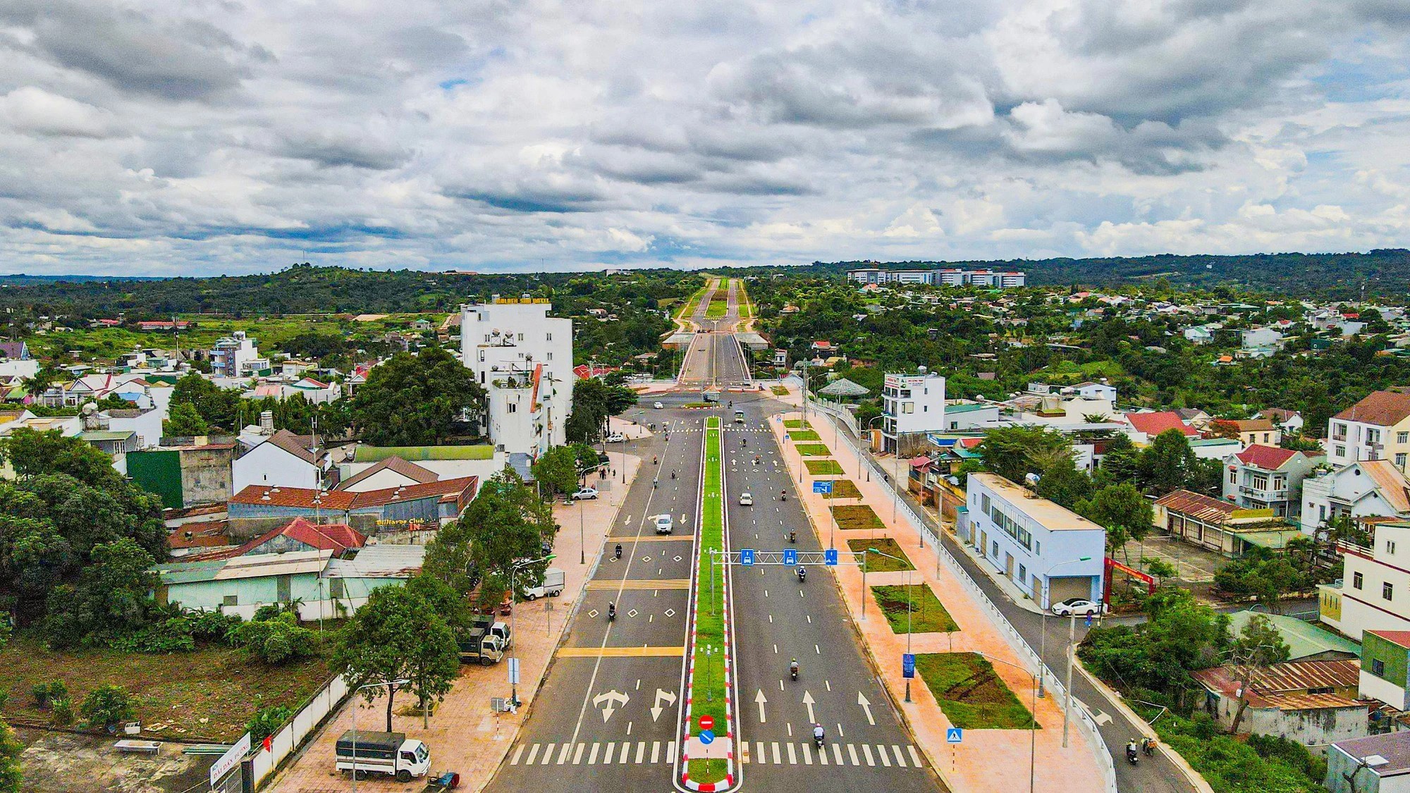 Phát triển Đắk Lắk vươn lên top 25 tỉnh có quy mô kinh tế đứng đầu cả nước- Ảnh 4.