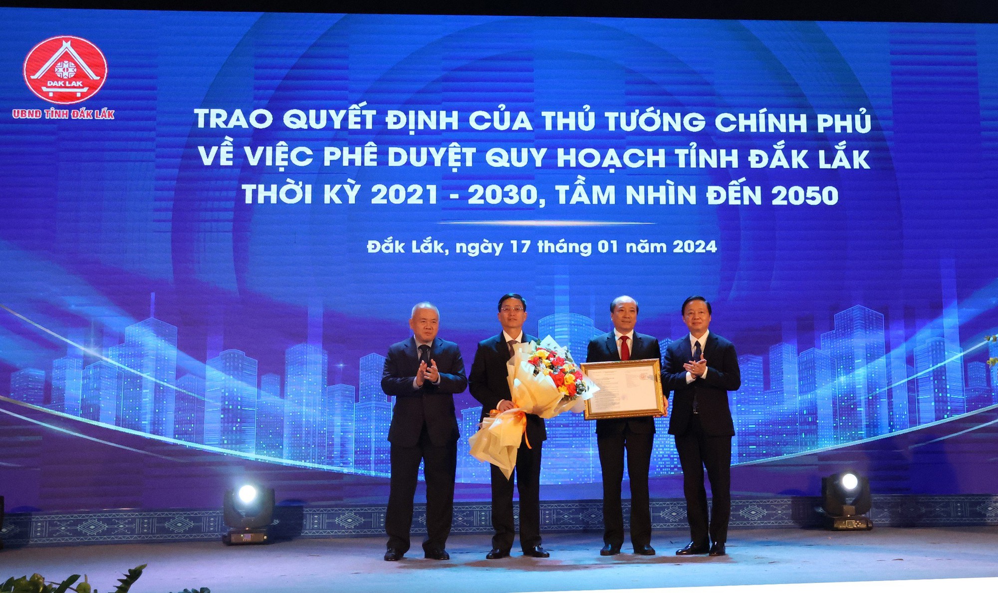 Phát triển Đắk Lắk vươn lên top 25 tỉnh có quy mô kinh tế đứng đầu cả nước- Ảnh 2.