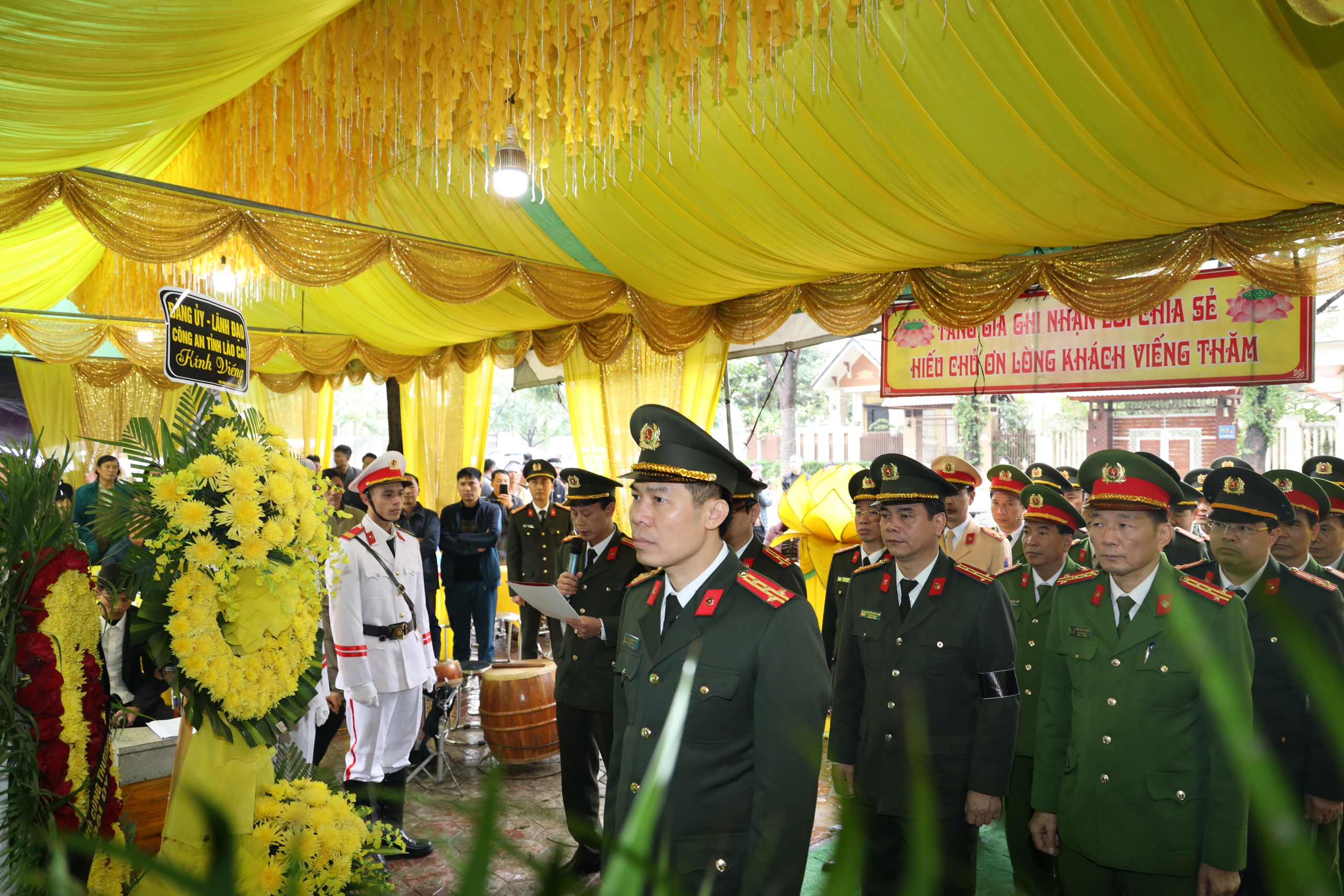Phát động phong trào thi đua học tập tấm gương Phó trưởng Công an xã vừa hy sinh ở Lào Cai- Ảnh 3.