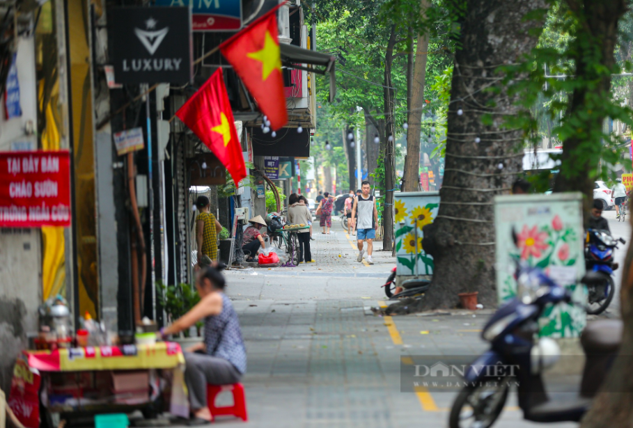 Lãnh đạo Sở Xây dựng Hà Nội nói gì về kế hoạch cho thuê vỉa hè?- Ảnh 2.