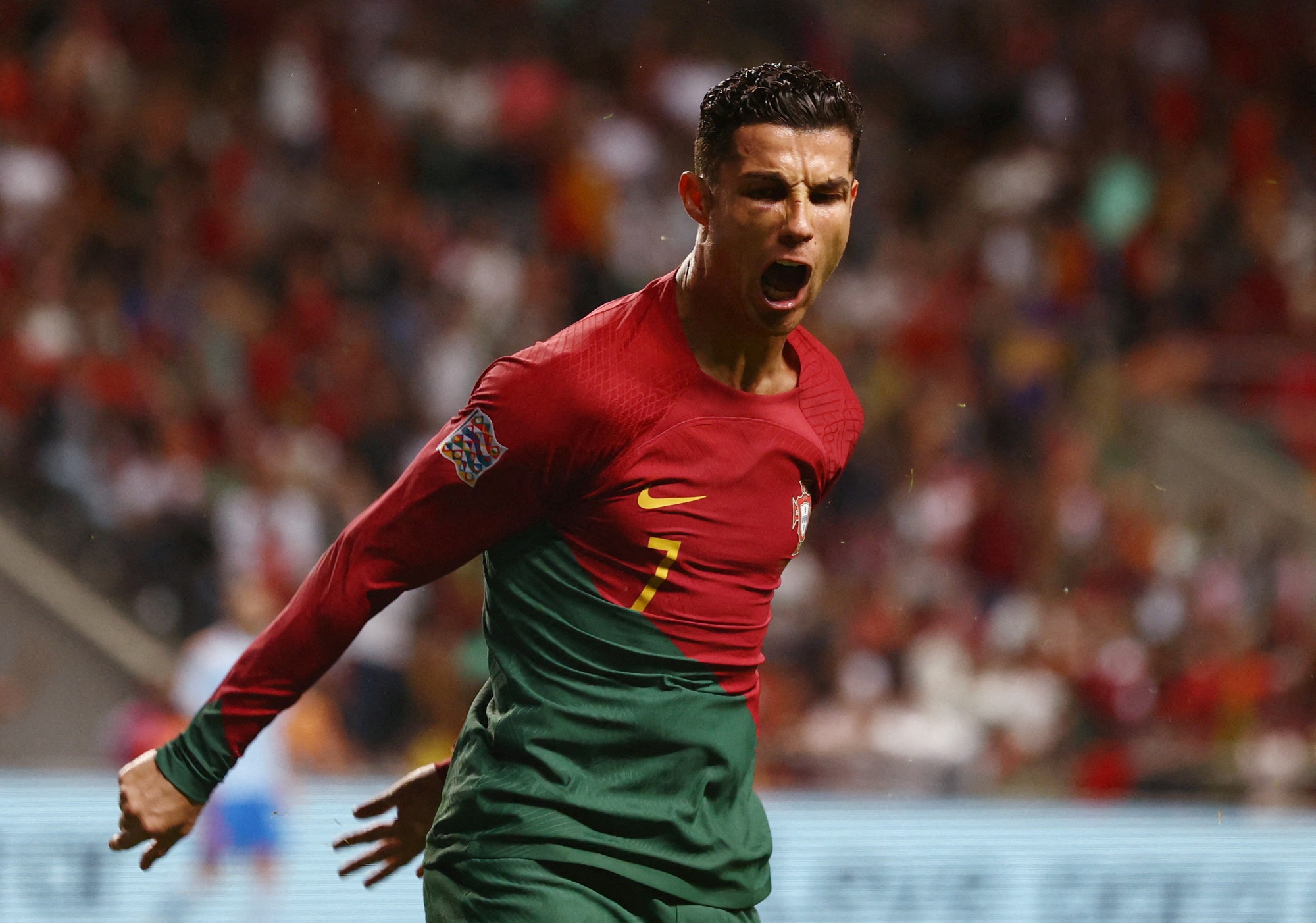 5 siêu sao bóng đá và “giấc mộng vàng” năm 2024: Có Ronaldo, Messi, Mbappe - Ảnh 3.