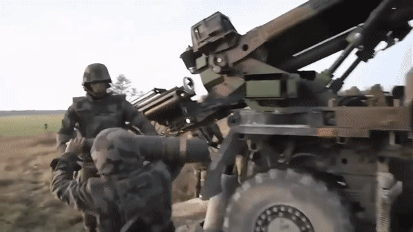 Ukraine sẽ có ngay 78 khẩu pháo CAESAR trong năm 2024- Ảnh 18.