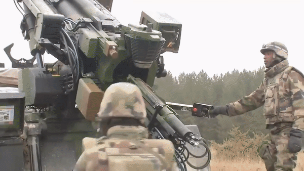 Ukraine sẽ có ngay 78 khẩu pháo CAESAR trong năm 2024- Ảnh 19.