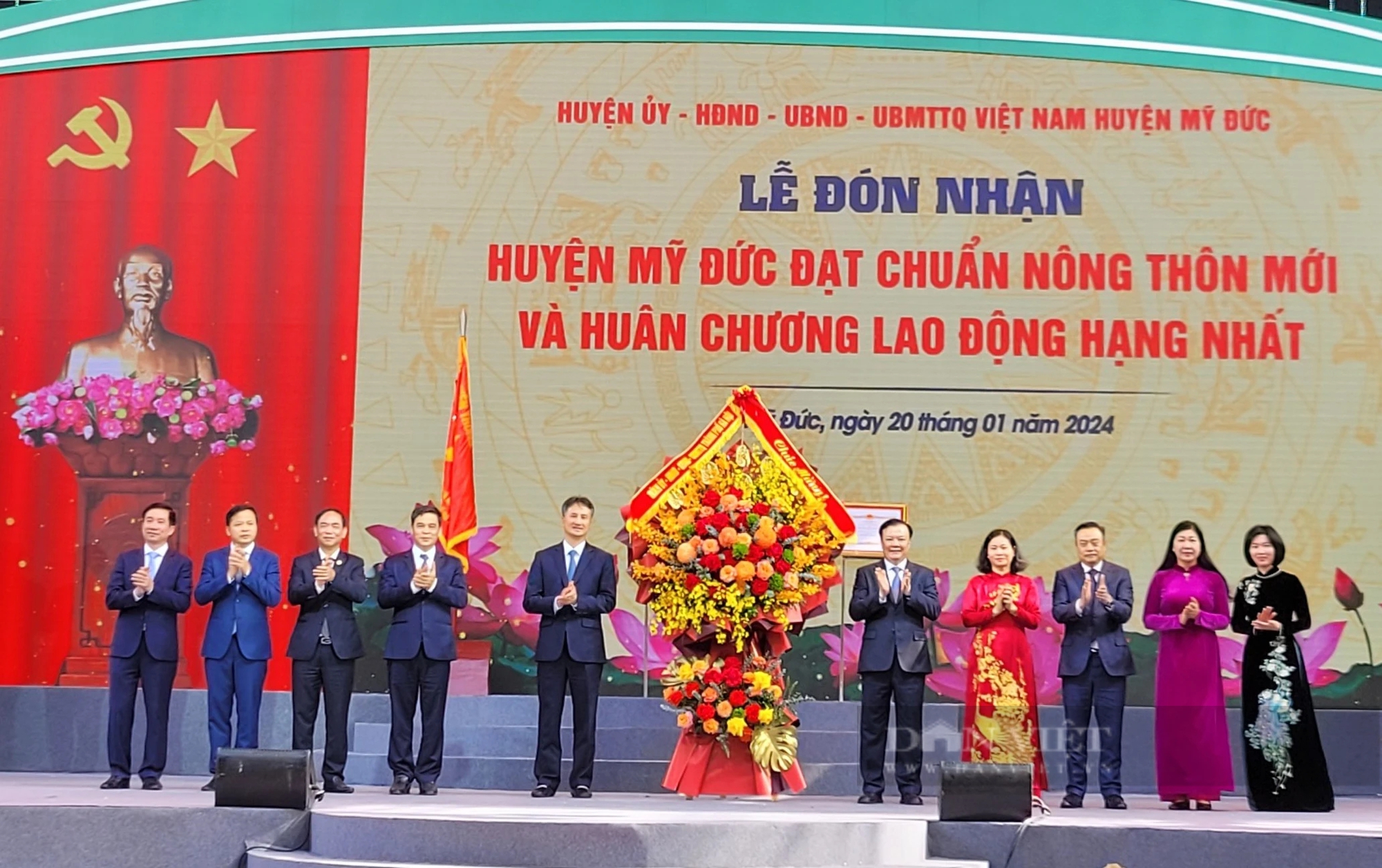 Huyện Mỹ Đức đạt chuẩn nông thôn mới và đón nhận Huân chương Lao động hạng Nhất- Ảnh 2.