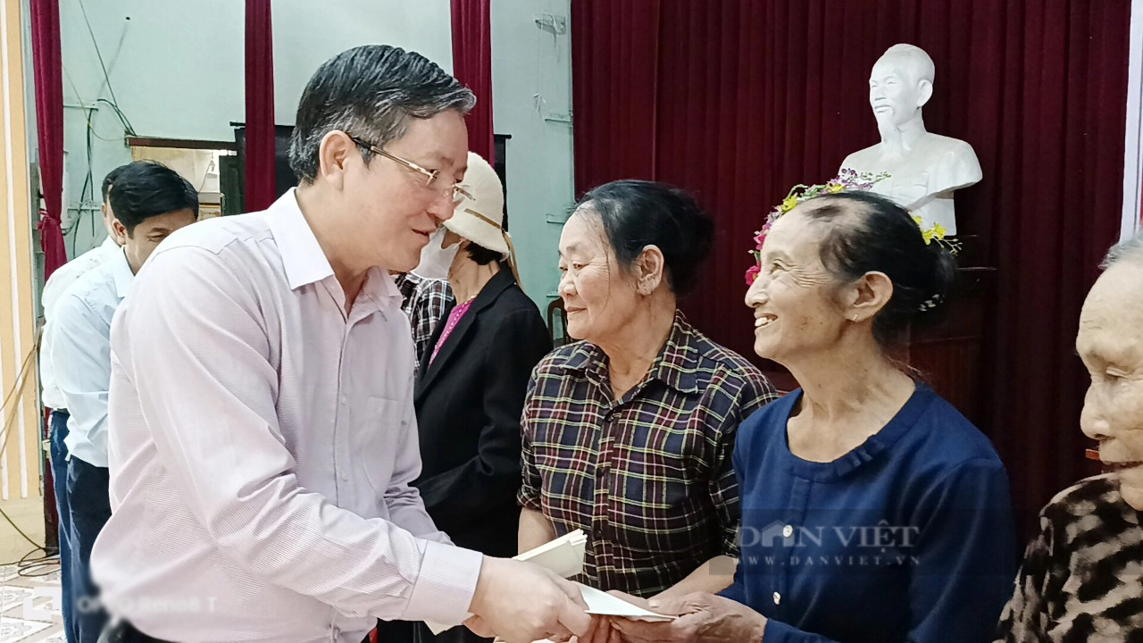 Chủ tịch Hội NDVN Lương Quốc Đoàn trao quà Tết cho các hội viên nông dân có hoàn cảnh khó khăn tại tỉnh Thái Bình- Ảnh 2.