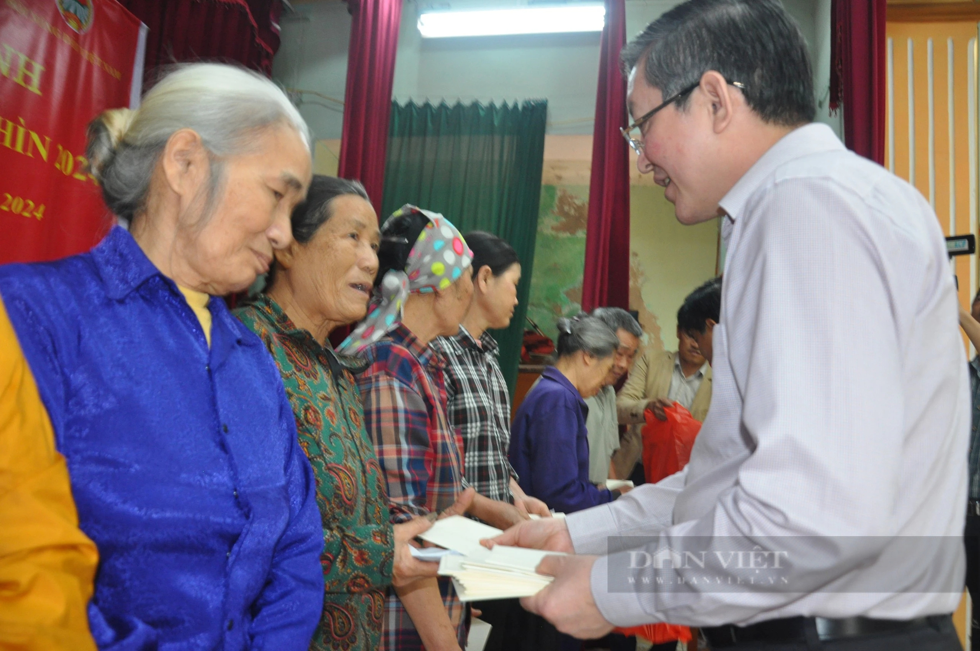 Chủ tịch Hội NDVN Lương Quốc Đoàn trao quà Tết cho các hội viên nông dân có hoàn cảnh khó khăn tại tỉnh Thái Bình- Ảnh 4.