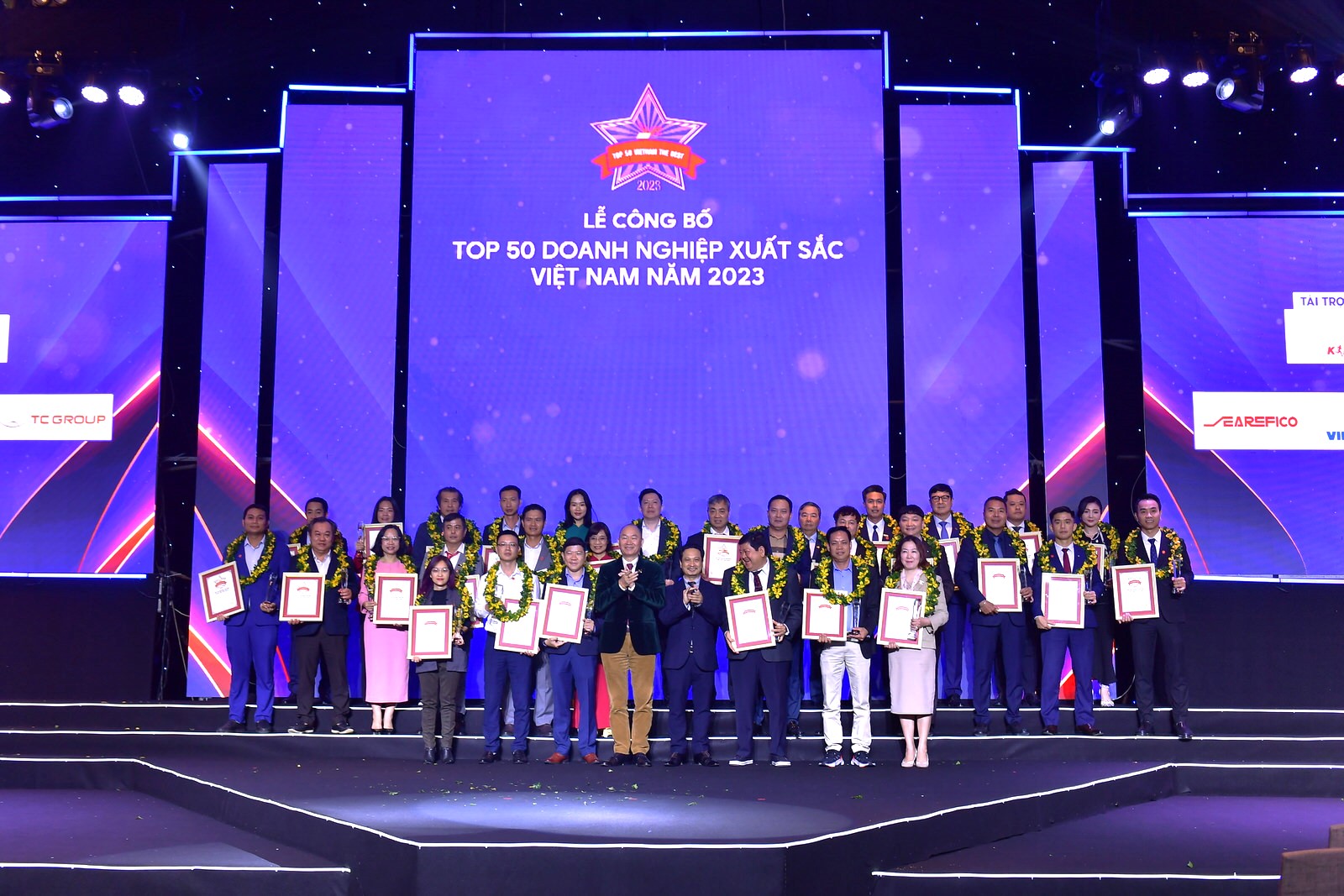 Công ty CP Phân bón Bình Điền tiếp tục được vinh danh là một trong 50 doanh nghiệp xuất sắc nhất Việt Nam - Ảnh 2.