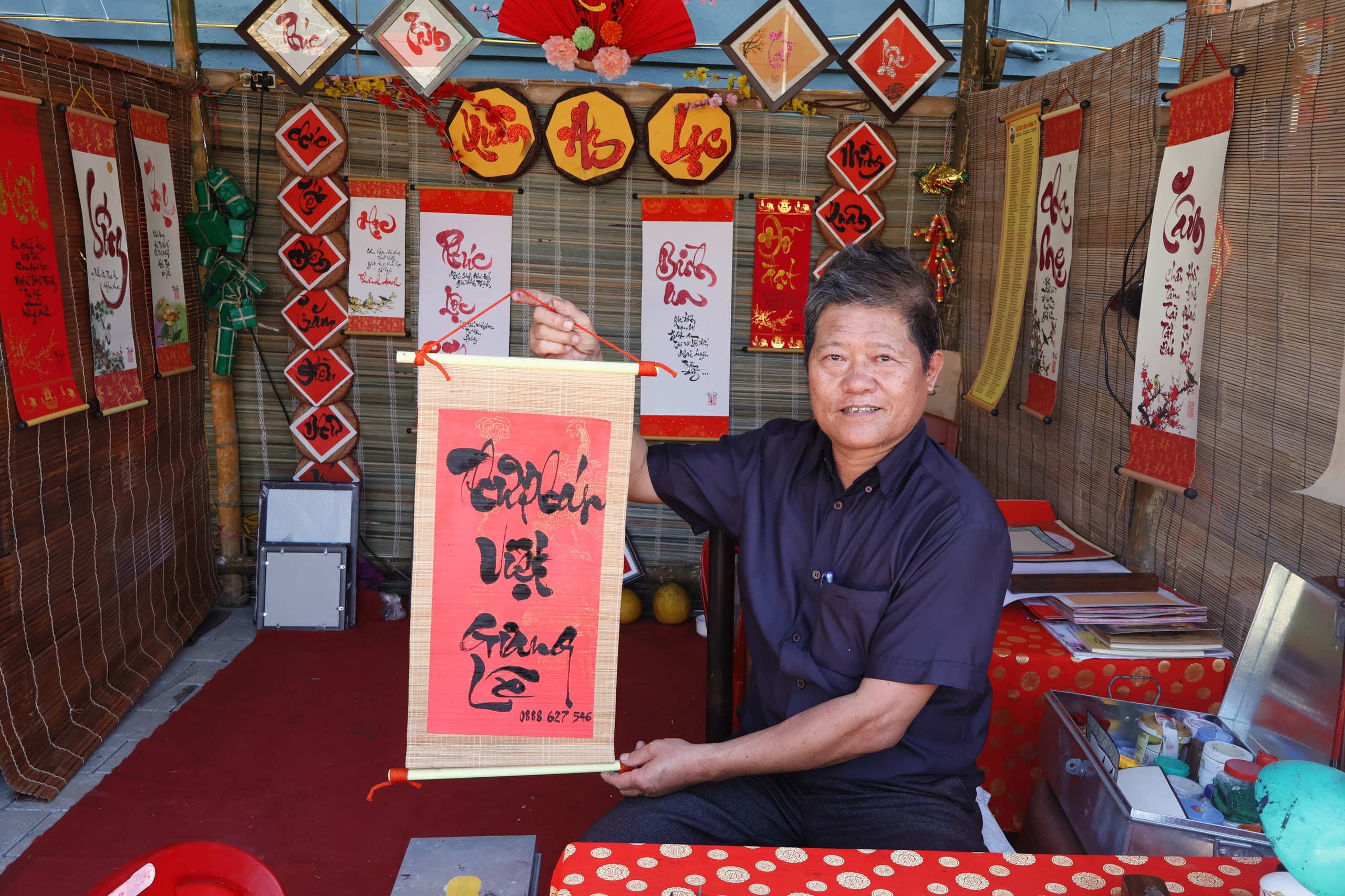 Lễ hội Tết xưa và phiên chợ quà tặng Ninh Bình: Nơi khách hàng lựa chọn sản phẩm chất lượng- Ảnh 4.
