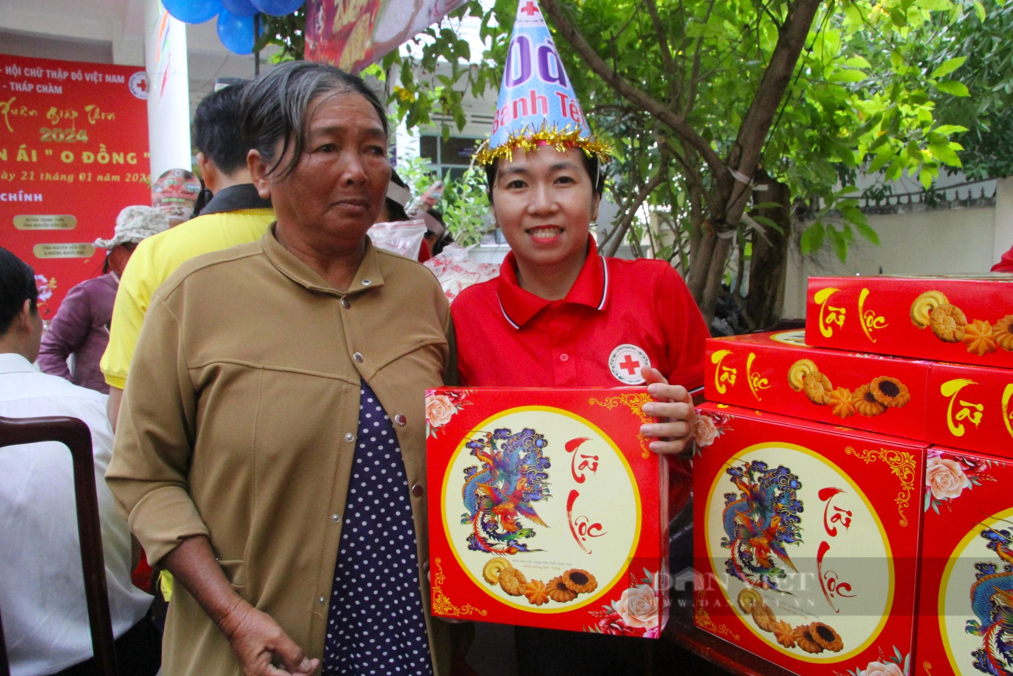 Ấm áp phiên chợ Tết 0 đồng cho người nghèo tại Ninh Thuận- Ảnh 8.