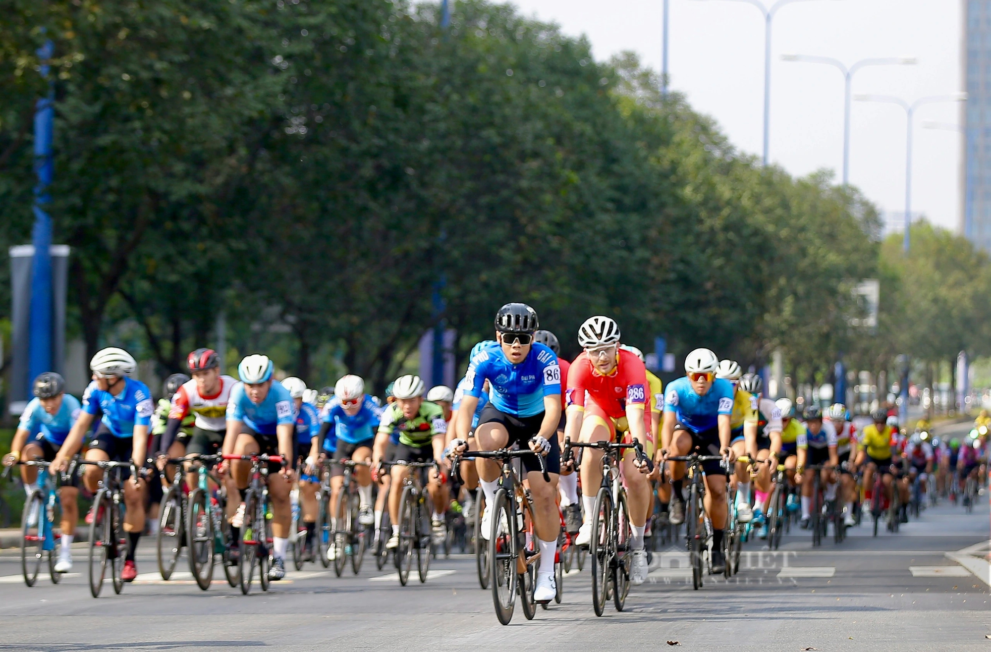 300 tay đua tranh tài ở Giải đua xe đạp phong trào TP.HCM 2024- Ảnh 2.