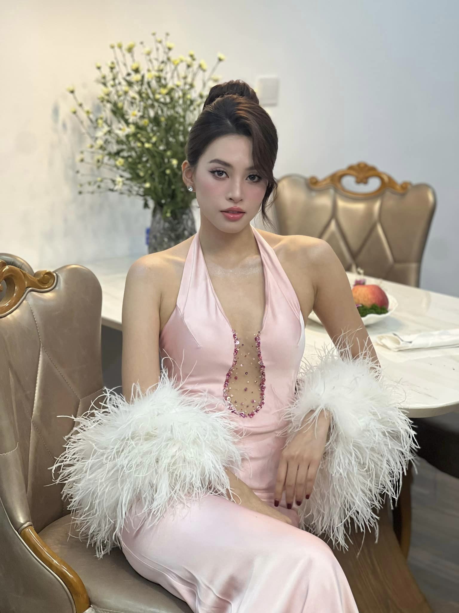 Hoa hậu Tiểu Vy, Thanh Thủy ghi điểm nhờ hành động đẹp trước Tết Nguyên đán 2024- Ảnh 8.