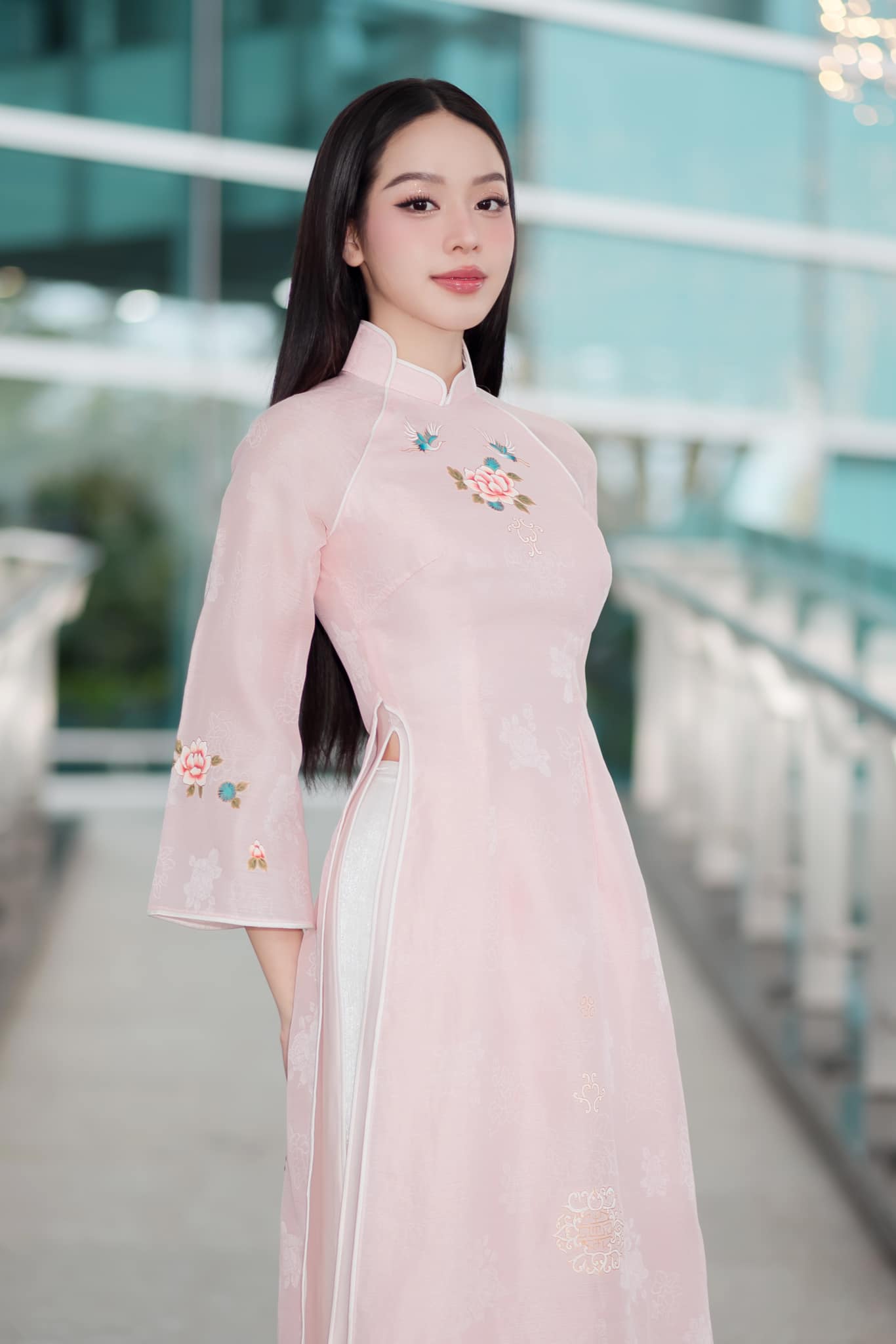 Hoa hậu Tiểu Vy, Thanh Thủy ghi điểm nhờ hành động đẹp trước Tết Nguyên đán 2024- Ảnh 7.