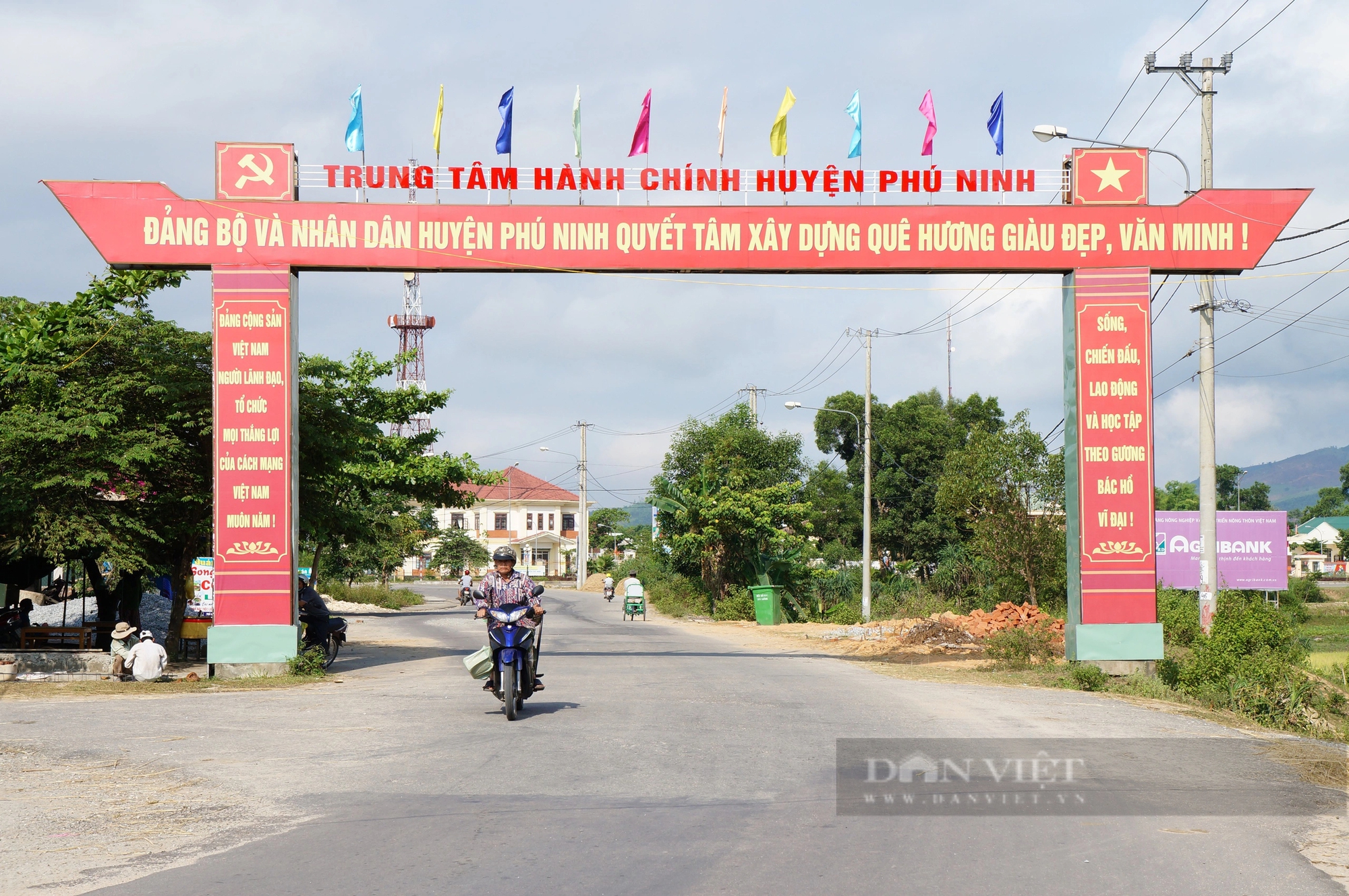 Hai Giám đốc Sở và Bí thư, Phó Bí thư huyện ở Quảng Nam không hoàn thành nhiệm vụ- Ảnh 1.