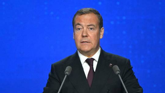 Ông Medvedev cảnh cáo Tổng thống Zelensky nêu "yêu sách lãnh thổ" đối với Nga- Ảnh 1.