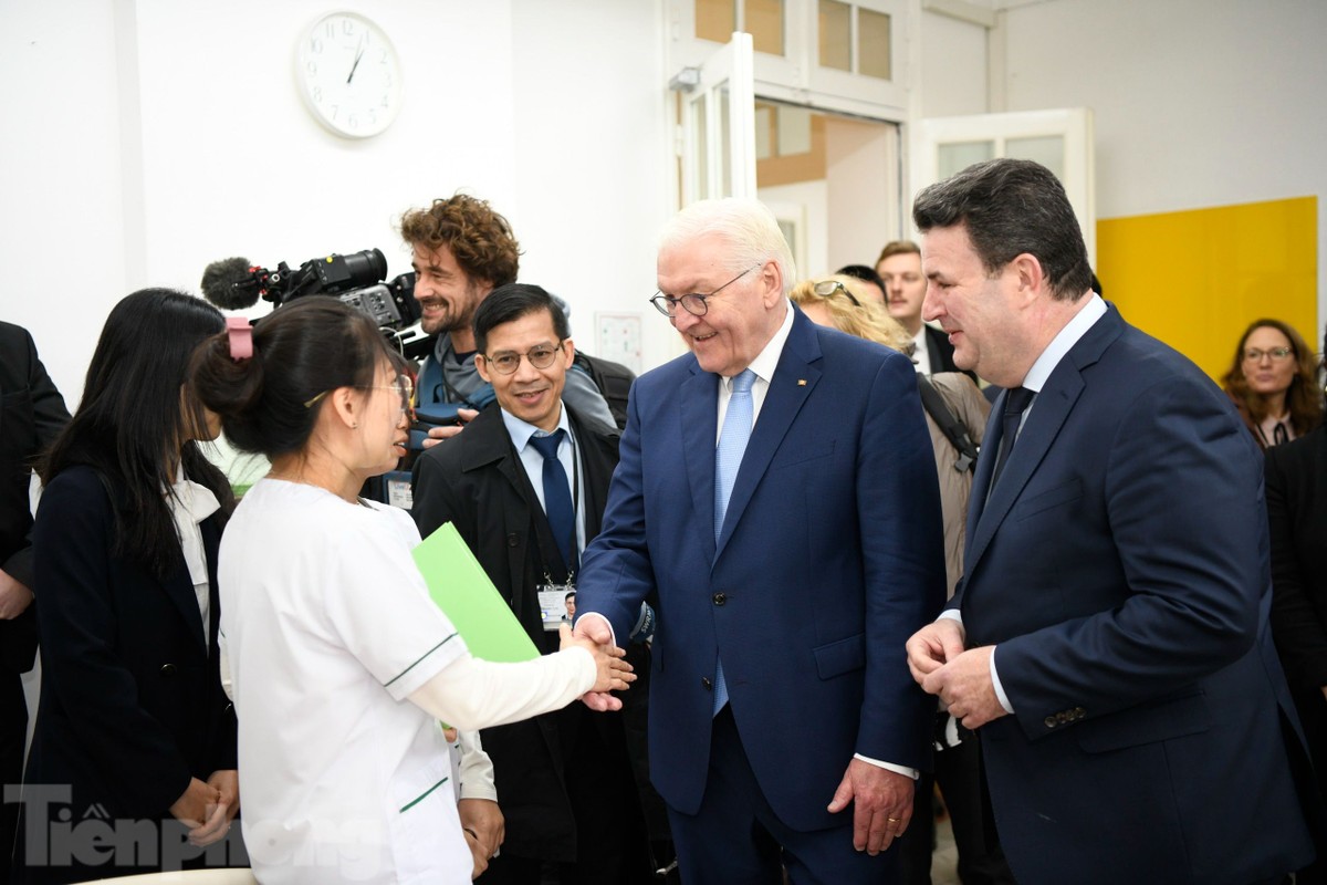 Tổng thống Đức Frank- Walter Steinmeier và Phu nhân thăm Văn Miếu - Quốc Tử Giám- Ảnh 9.