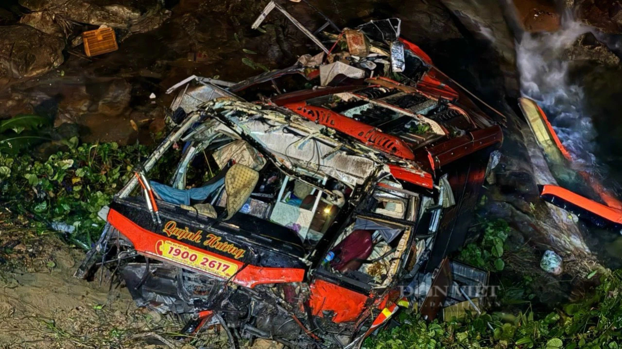 Hiện trường vụ xe khách lao xuống vực ở cao tốc La Sơn – Túy Loan, hàng chục người thương vong- Ảnh 2.