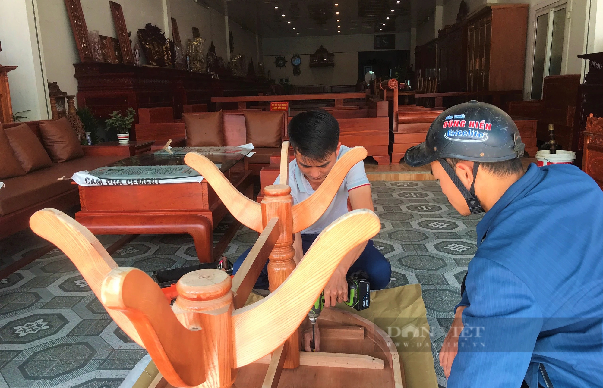 Cả làng làm nghề mộc nổi tiếng ở Nghệ An thu hàng trăm tỷ, nay bỗng ế ẩm chưa từng thấy- Ảnh 1.