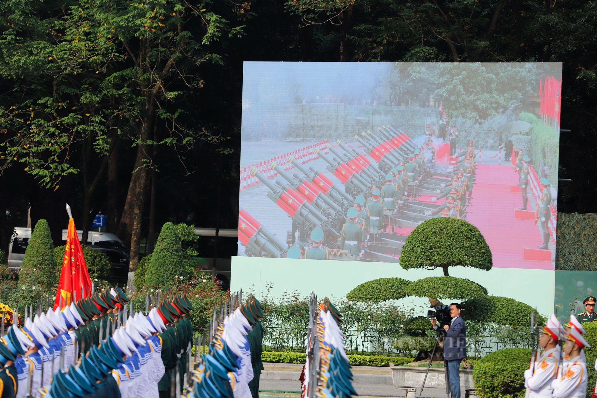 Hình ảnh Lễ đón Tổng thống Đức Frank-Walter Steinmeier và Phu nhân thăm cấp Nhà nước tới Việt Nam- Ảnh 4.