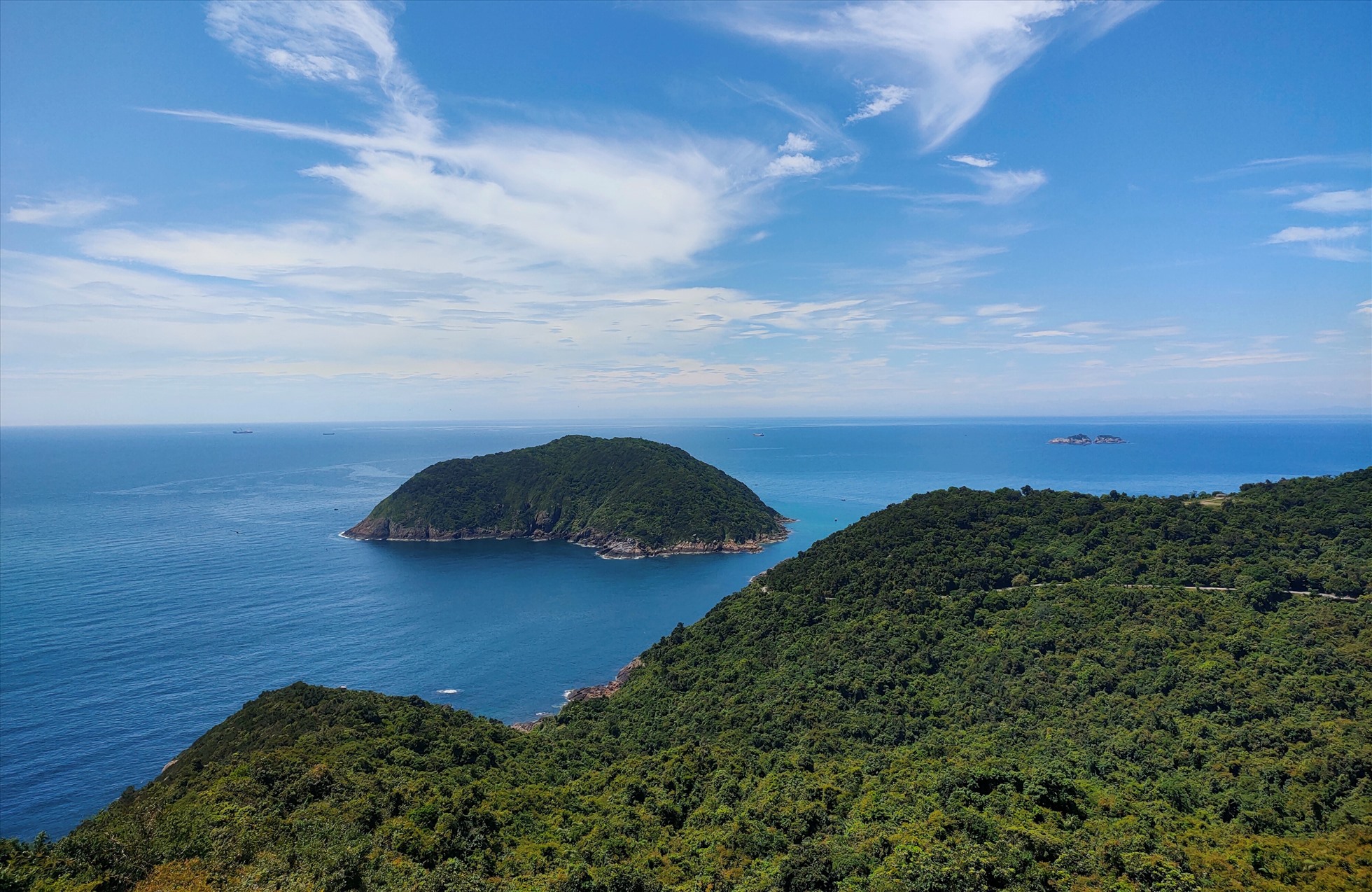 Một quần đảo rộng 450ha cách bờ biển Thanh Hóa 10km đẹp như phim, chim biển bay đầy trời, cảnh hoang sơ- Ảnh 1.