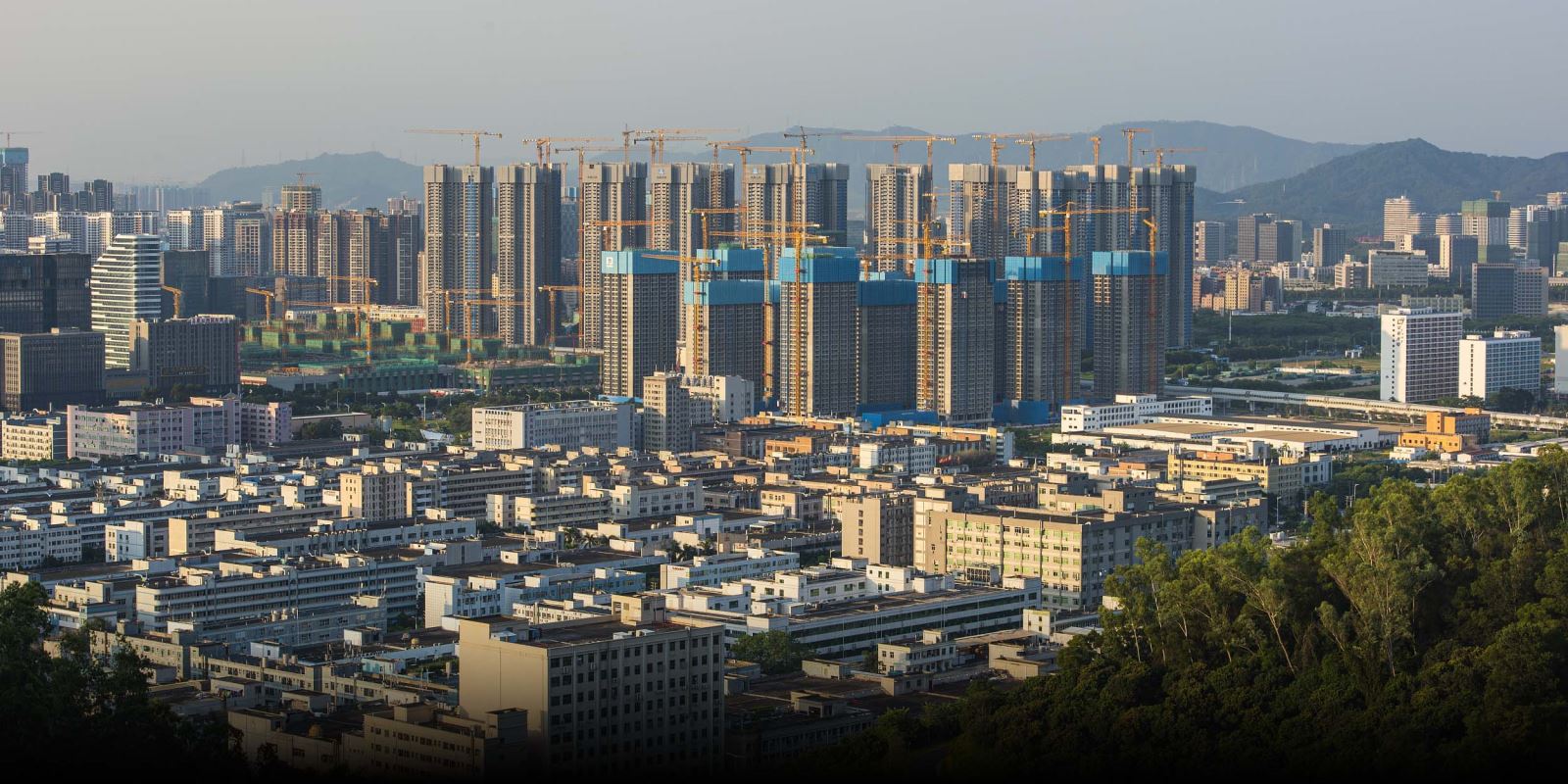 Các thành phố đắt đỏ nhất Trung Quốc nỗ lực xây và bán nhà giá rẻ- Ảnh 1.