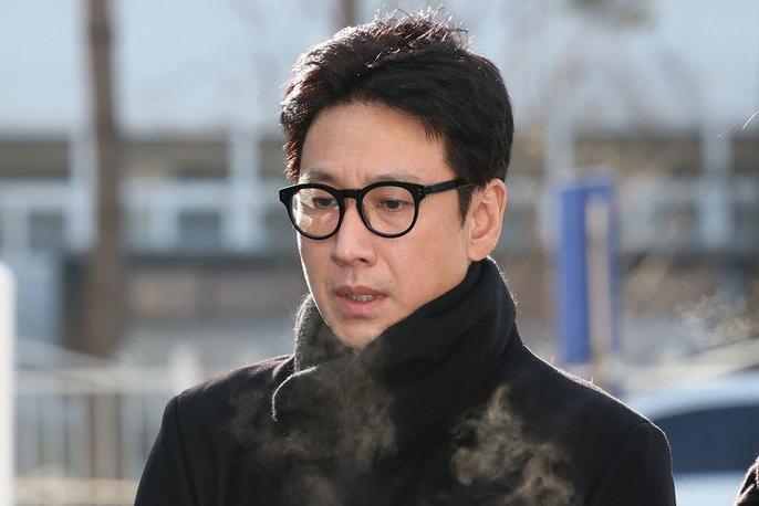 Dispatch bị cảnh sát Hàn Quốc khám xét sau cái chết của Lee Sun Kyun- Ảnh 1.