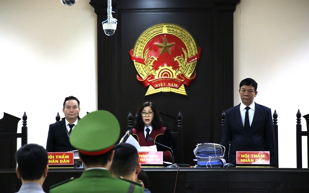 “Đăng kiểm nhanh” để giữ khách, giám đốc trung tâm ở Thái Bình bị phạt tù